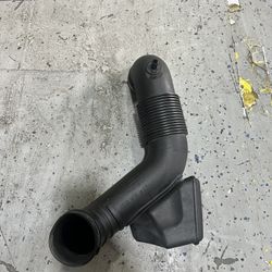 Fits 18 19 HYUNDAI SONATA 2.4 Air Cleaner Intake Hose Tube Resonator 28140-D4900