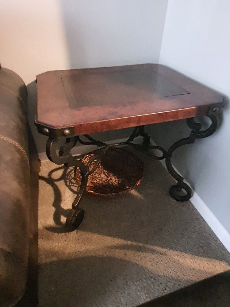 Corner Table Livingroom