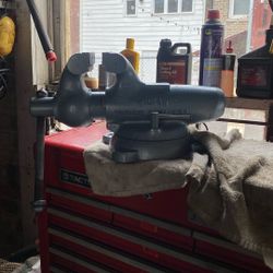 Wilton Bullet Vise Good  Contision   4 Inch Wide  $275
