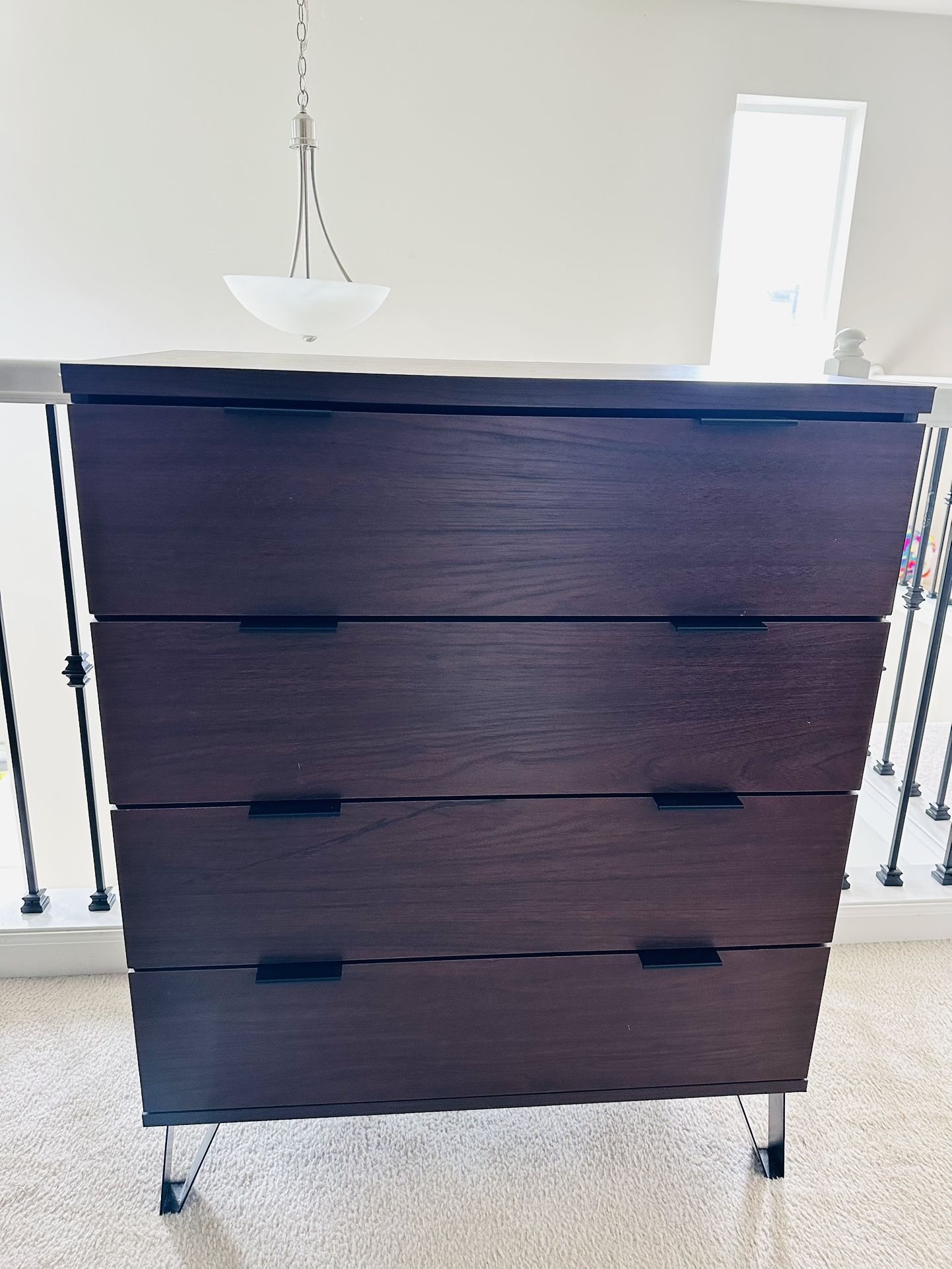 Dresser With 4 Drawers