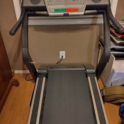 The Commercial NordicTrack E 4400 Folding Treadmill may just be the best choice for your home gym. 

The E4400 was Nordic Track's top home treadmill