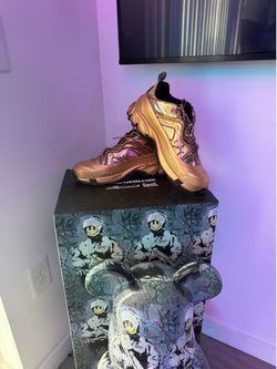 Burberry gold sneakers