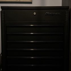 32" Six-Drawer Compact Roll Cart (Gloss Black with Black Trim and Blackout Details)