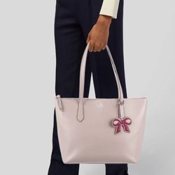 Kate Spade Cassy Leather Tote for Sale in Tucson AZ OfferUp