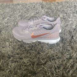 Nike Womens In Season Tr 7 