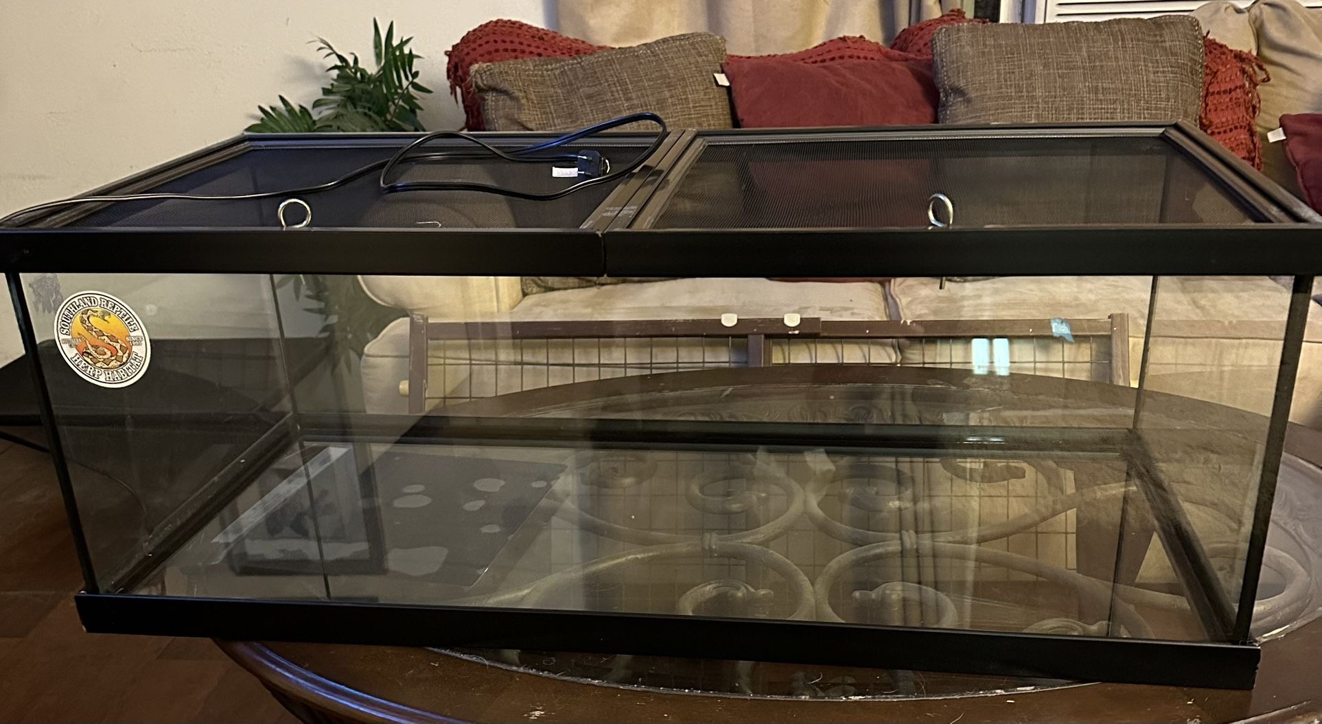 40 Gallon Reptile Terrarium And Accessories 