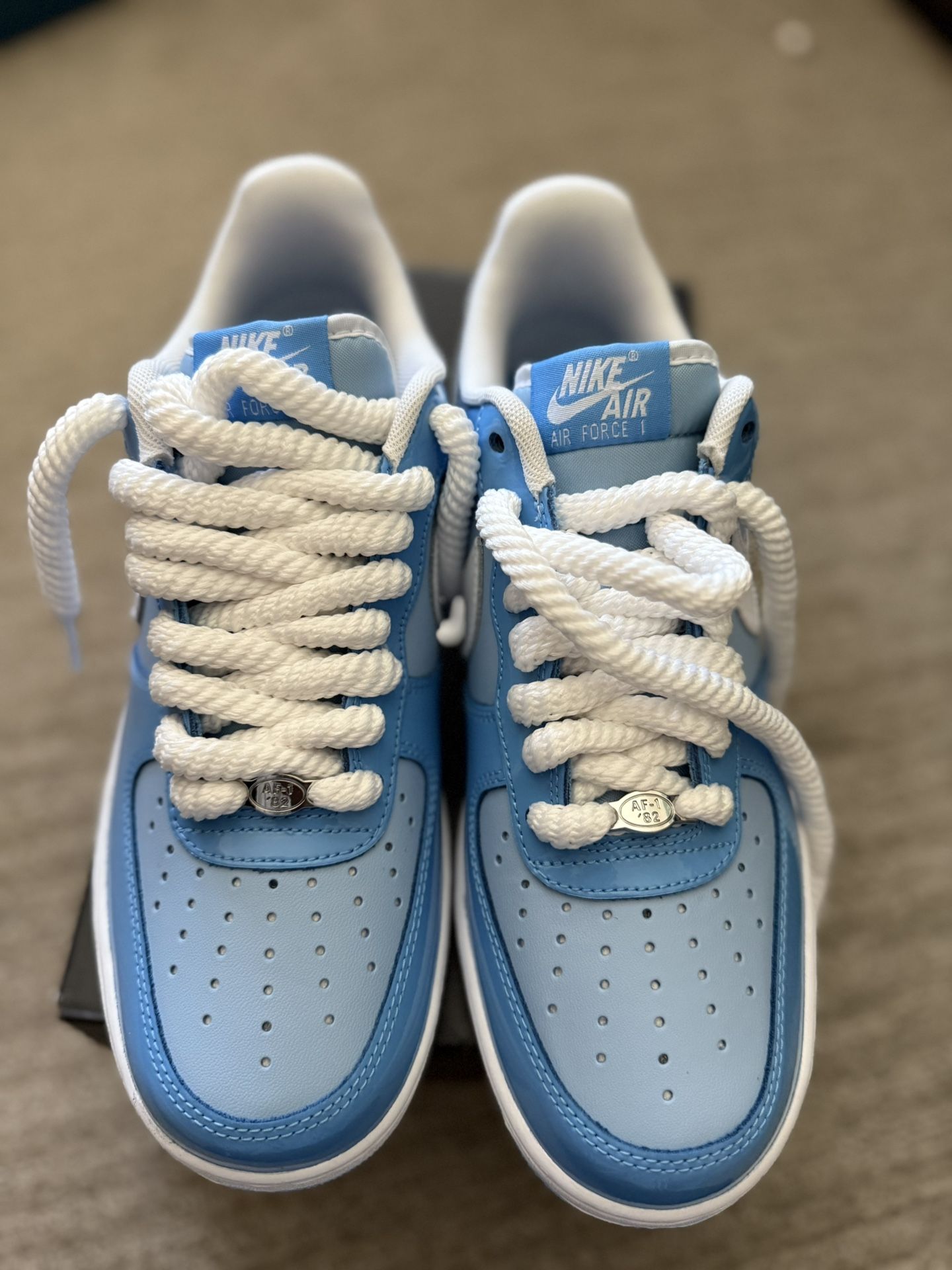Air Force 1 '07 LV8 Phychic Blue/White SKU: HV9405 400