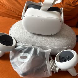 Oculus Quest 2 / Meta - LIKE NEW - VR Headset, All In One with Charger & Case