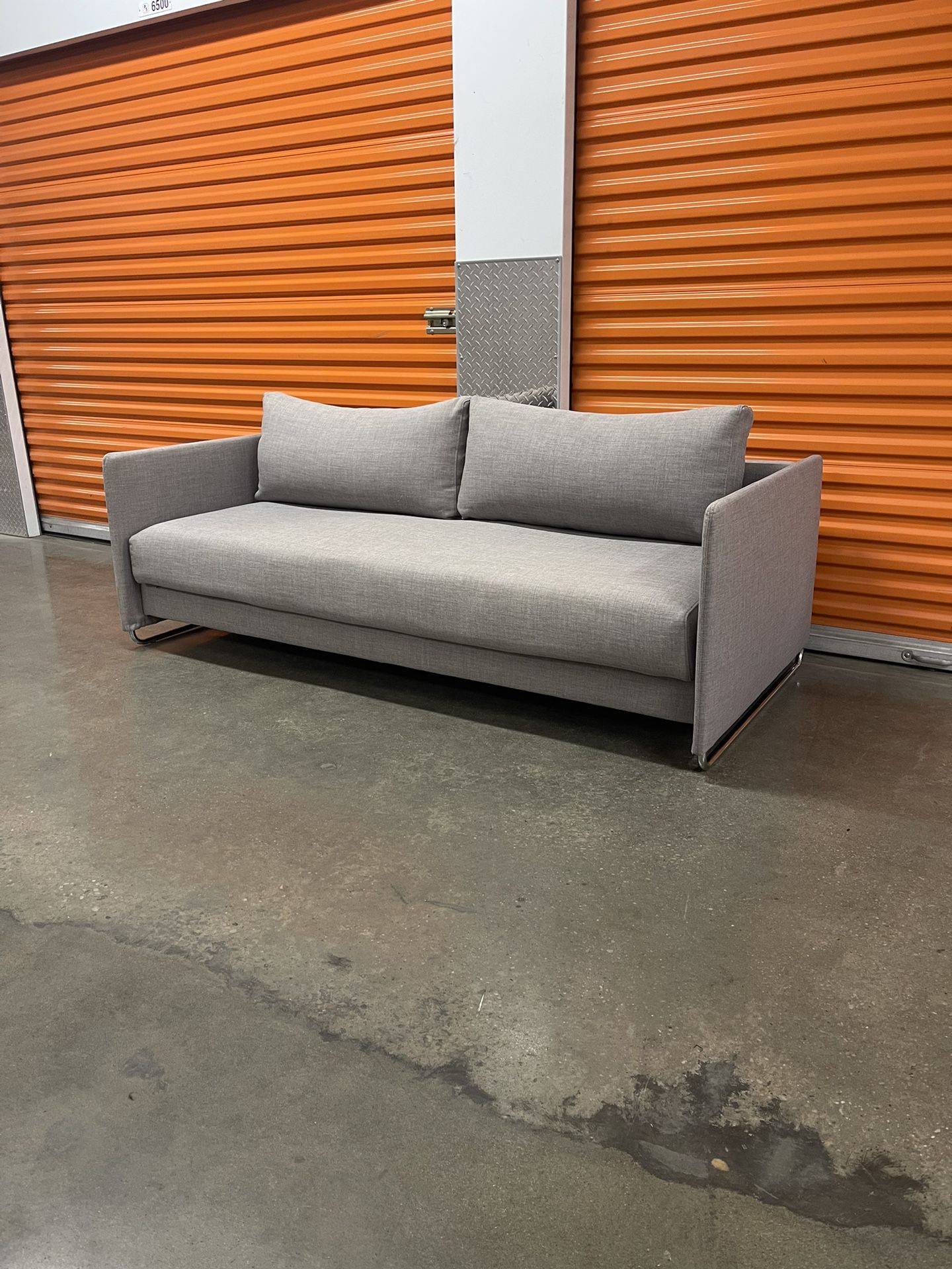 CB2 78” Tandom Sleeper Futon Sofa Couch | FREE DELIVERY | NYC 🚛
