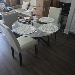 Table Glass With 4 Chairs 