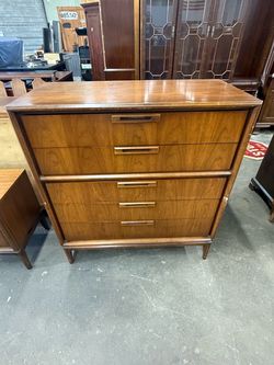 Mid-Century Modern Walnut 5-Drawer Dresser