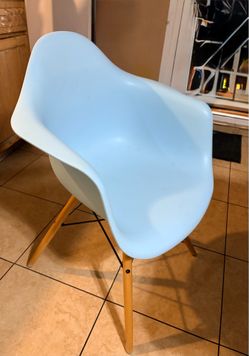 Jordan arm Chair