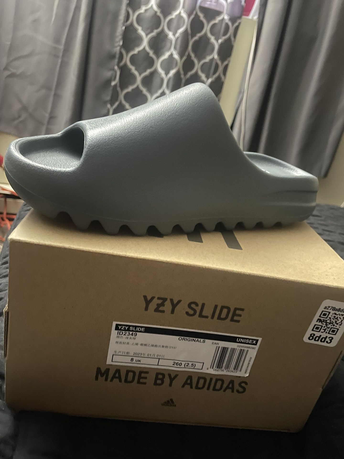 Yzy Slide