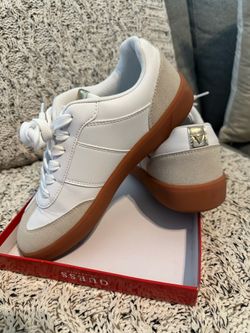 Women Guess Shoes size 7