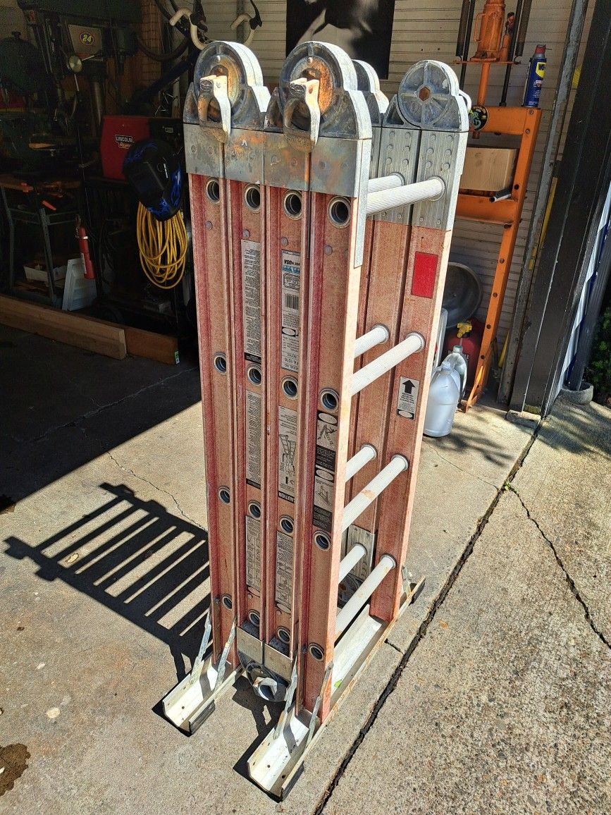 Heavy Duty Multipurpose Fiberglass Ladder