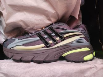 Pharrell x Virginia x Adidas Adistar Jellyfish Onix Aurora Core Black