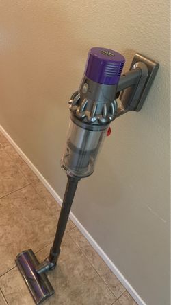 Dyson SV12 lightly used working great