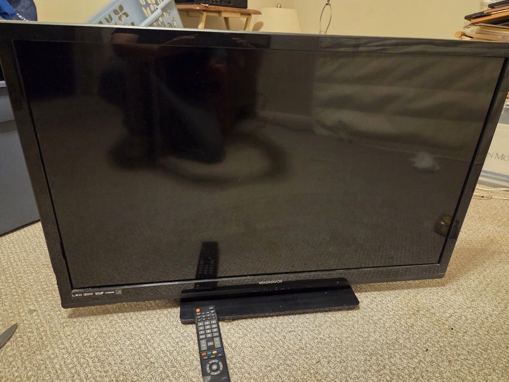 Magnavox  LCD Tv "40' W/remote 