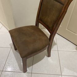Coffee Table  And Chairs 