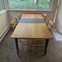 Extending Table With Chairs