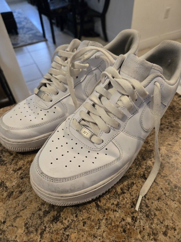 Nike Air Force – White – Size (Used) 👟