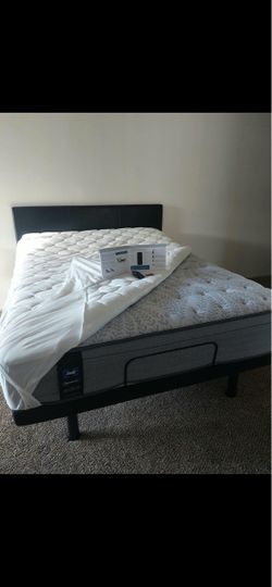 Sealy Mattress on Adjustable Base. Great Deal . $400 or Best offer