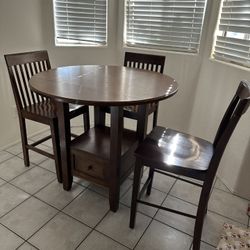 Round Table and 3 Chairs  - Counter Height 