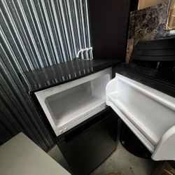 Mini Fridge Small Fridge $180