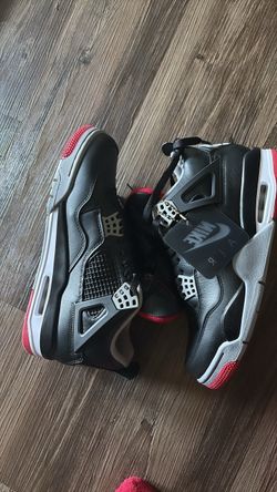 Nike Air Jordan 4 Bred Sneakers