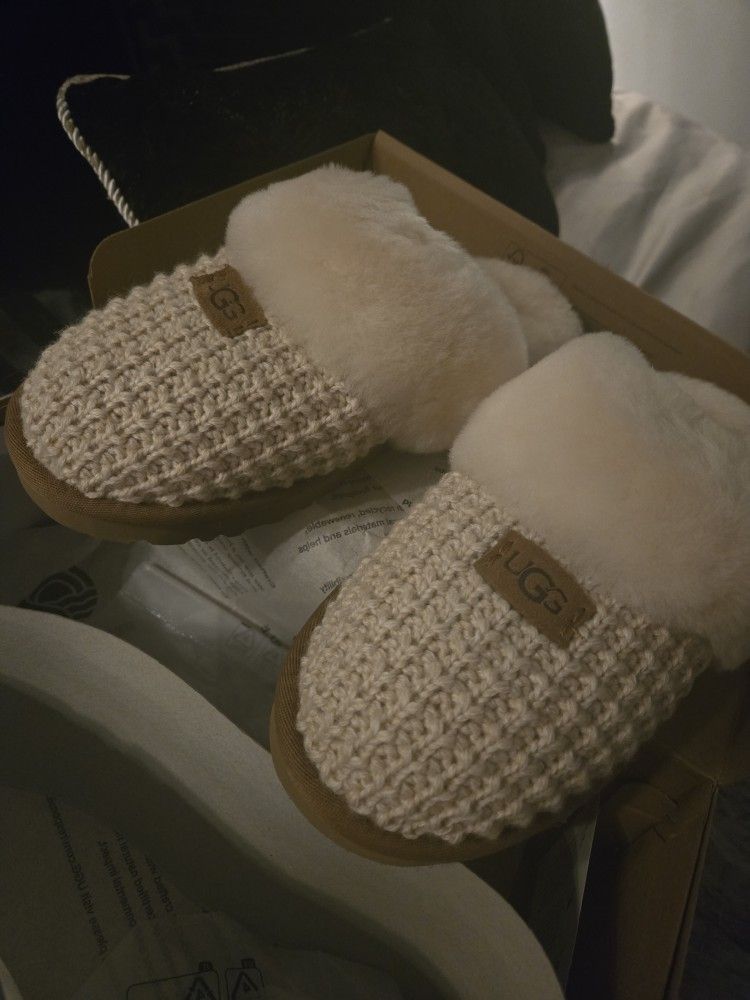 UGG Cozy Slippers 