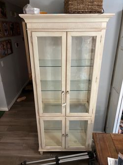Vintage Ethan Allen Swedish Home Curio Cabinet