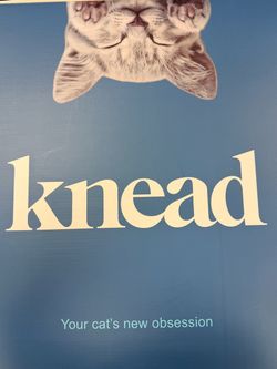 Knead heated cat bed