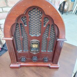 Vintage Looking Radio