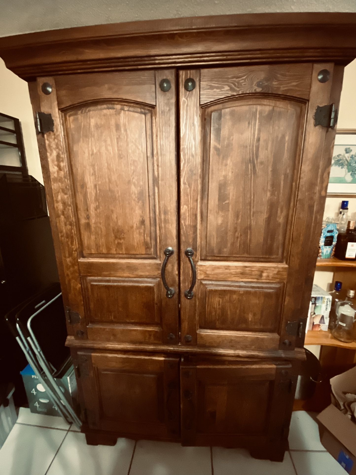 El Dorado Mediterranean style Dining Room Furniture with Hutch/Desk