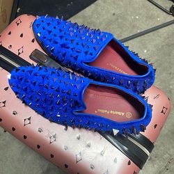 Size 9.5 Blue Spikey Dress Shoes