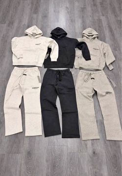 Essentials Sets and Sweats 55$ FULL SET