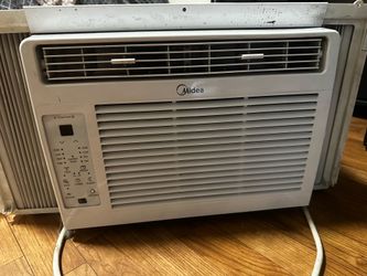 Midea Window AC 6000 Btu  3 in 1 cool/fan/Dehumidifier
