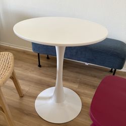 24" Tulip Round Pedestal Dining Table With Metal Base, White