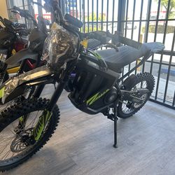 Rawrr Mantis X 6500W/72V Electric Dirt Bike.