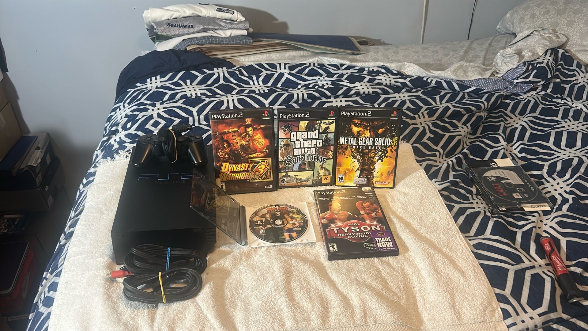 PlayStation 2 Console With 5 Games (WORKS)!!