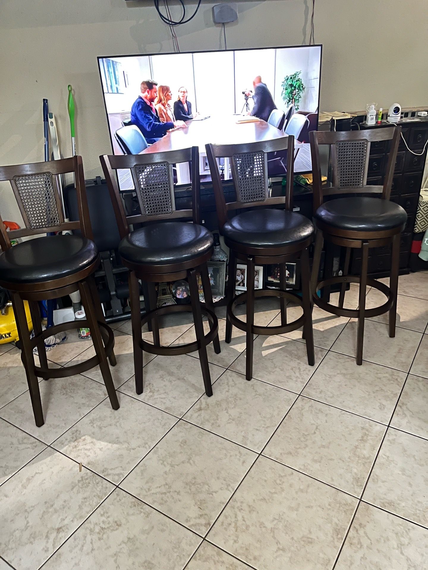 4 bar Stools