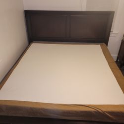King Mattress With Mattress Protector & Box Springs