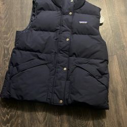  Patagonia. Vest. Size.  M W Small 