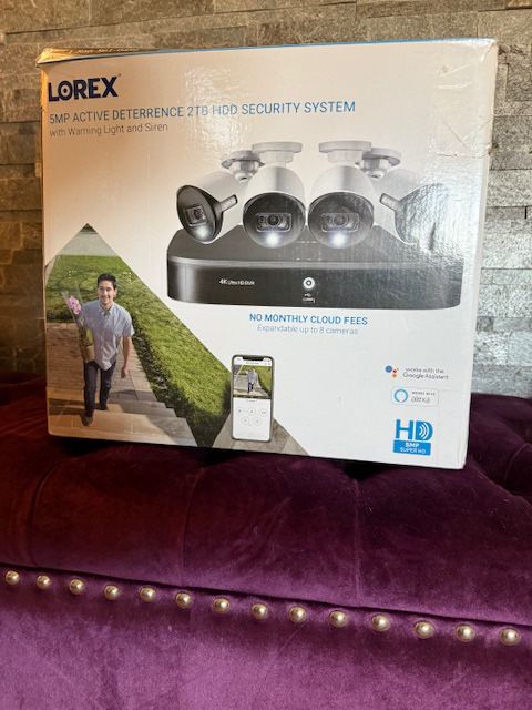 Security System with DVR and 4 Cameras (Lorex 5MP Active Deterrence 2TB HDD with warning light and siren)