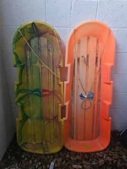 Plastic Snow Sleds – Set of 2