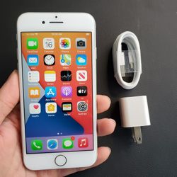 iPhone 7 - UNLOCKED - Like New  