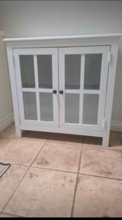 White cabinet