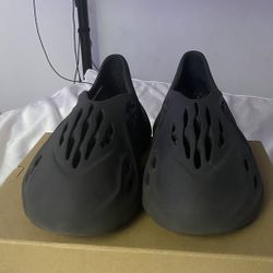 Yeezy foam runners