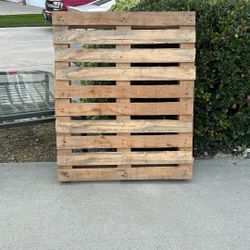 Free Wood Pallet 