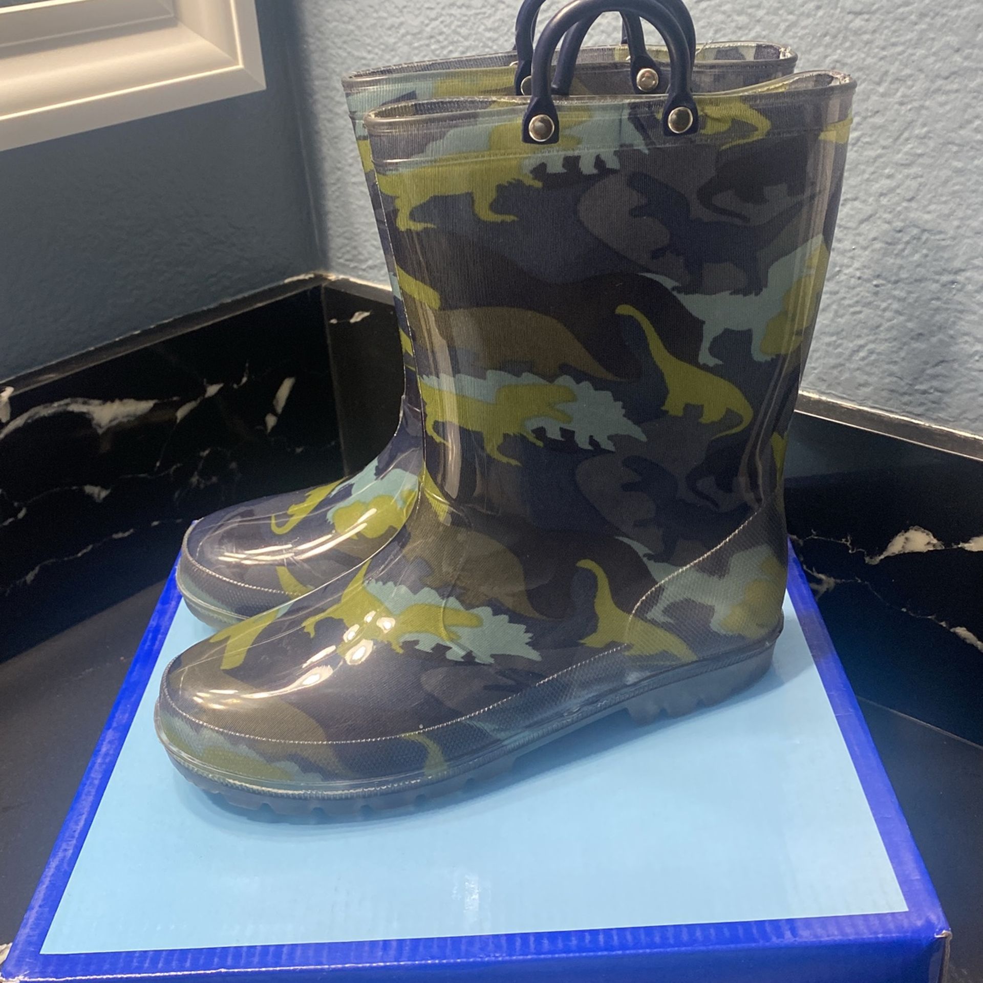 Dinosaur Light Up Rain boots